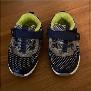 Size 5 baby/toddler stride rite sneakers